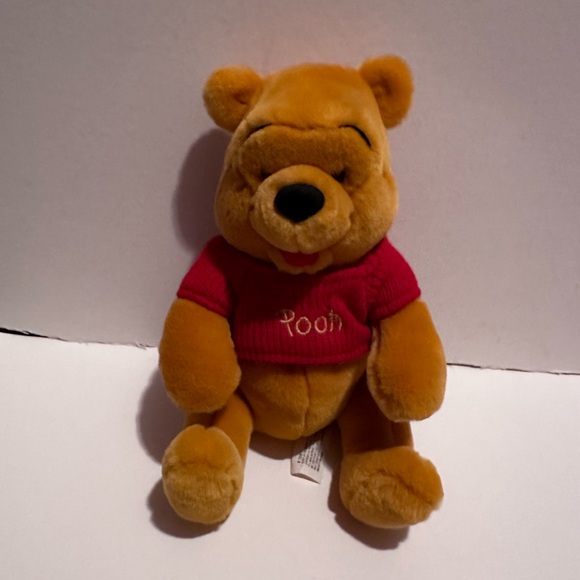 Walt Disney World Parks Vintage 9” Winnie The Pooh Plush In Very Good Condition. - Picture 1 of 6